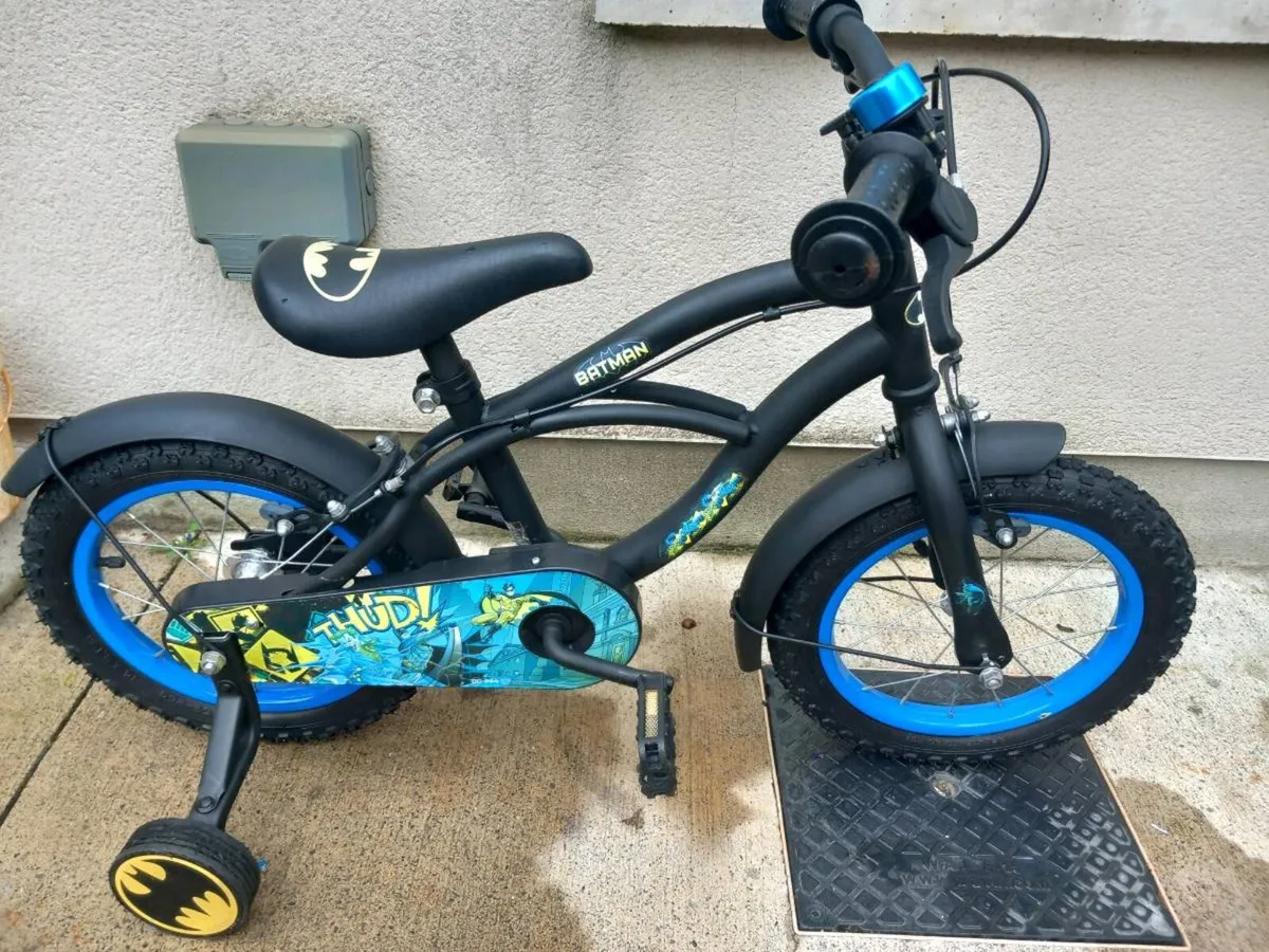 Kids batman bike size 14 inch wheels - Image 1