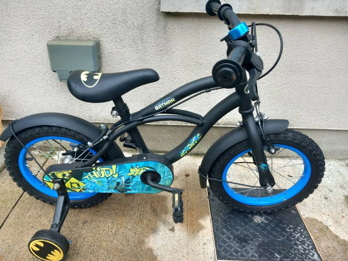 Kids batman bike size 14 inch wheels - Image 2