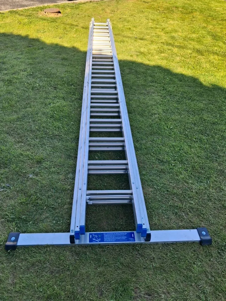Triple extension ladder new never used - Image 2