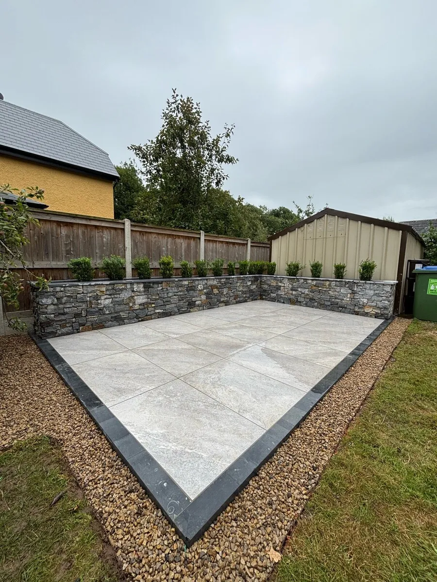 Full Gardens, fencing, lawns, flower beds - Image 1