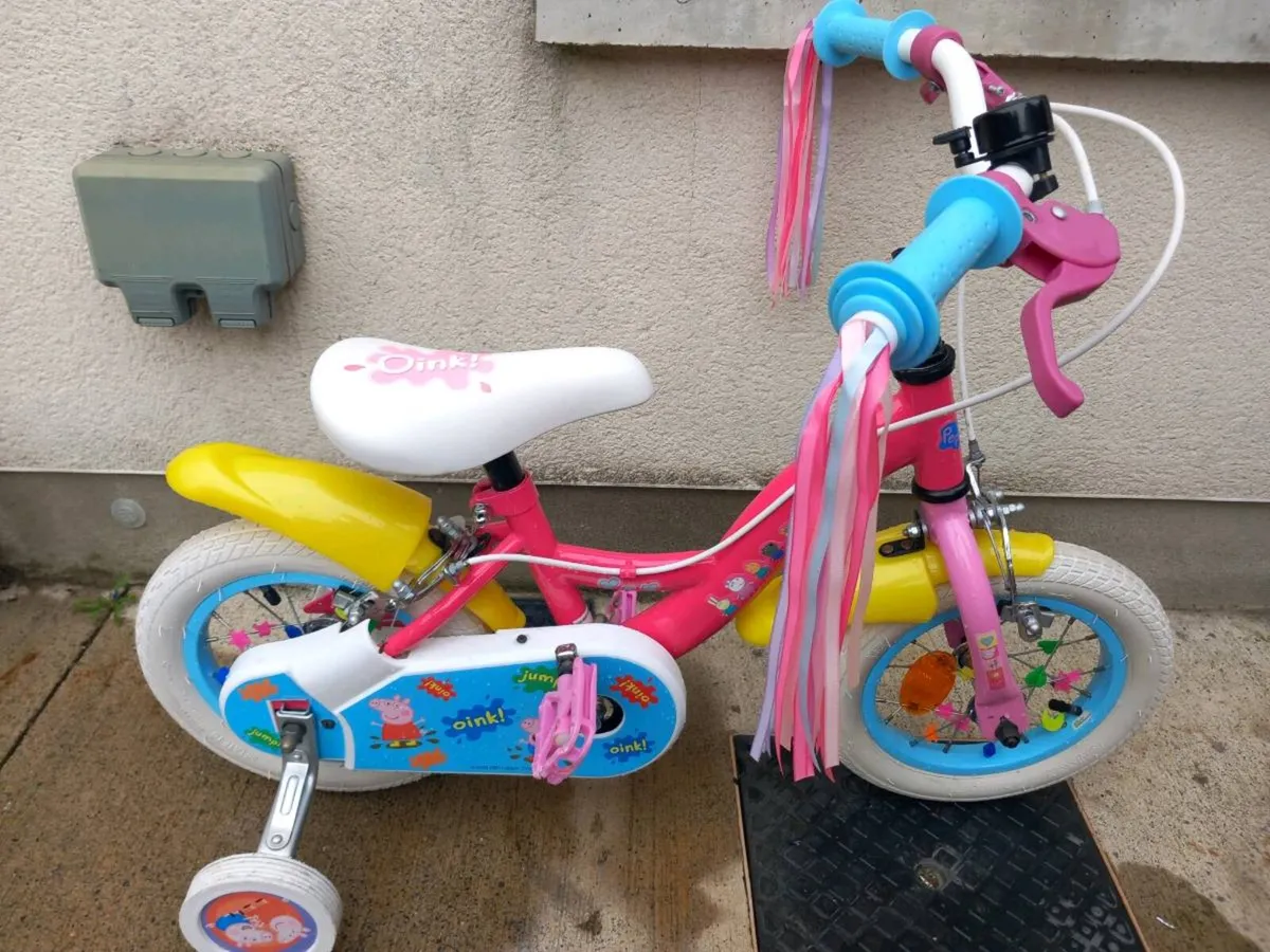 Kids pepper pig bike size 12 inch wheels. - Image 2