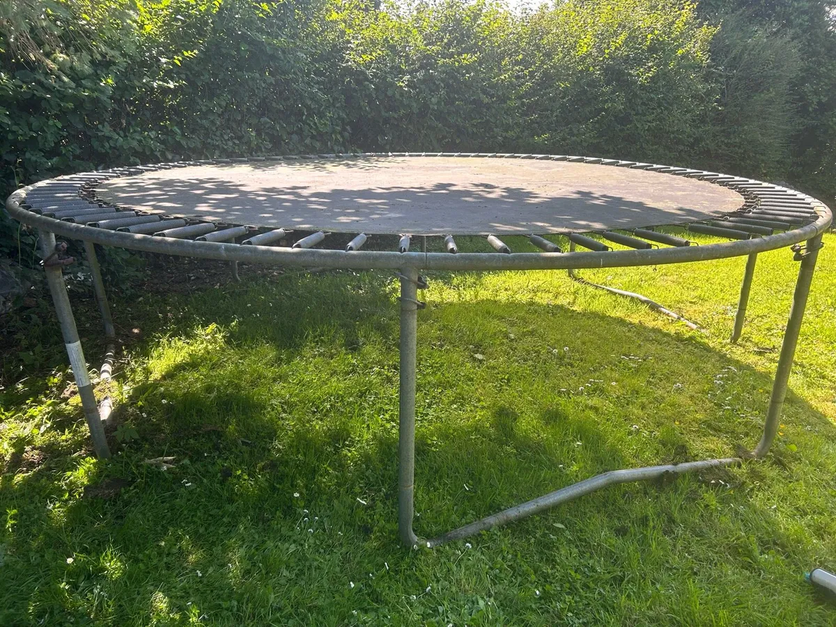“FREE TO TAKE AWAY” Trampoline - Image 3