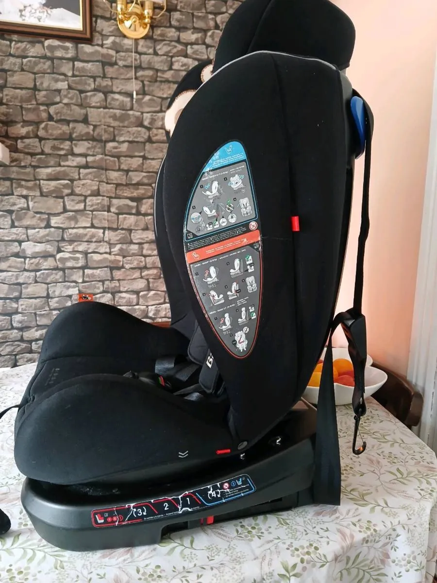 Child car seat. - Image 3