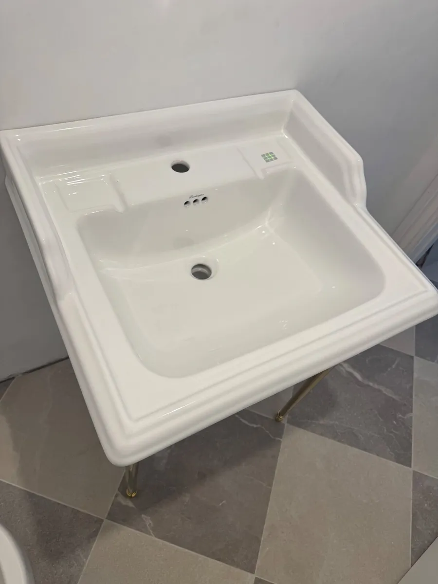 Bathroom sink - Image 4