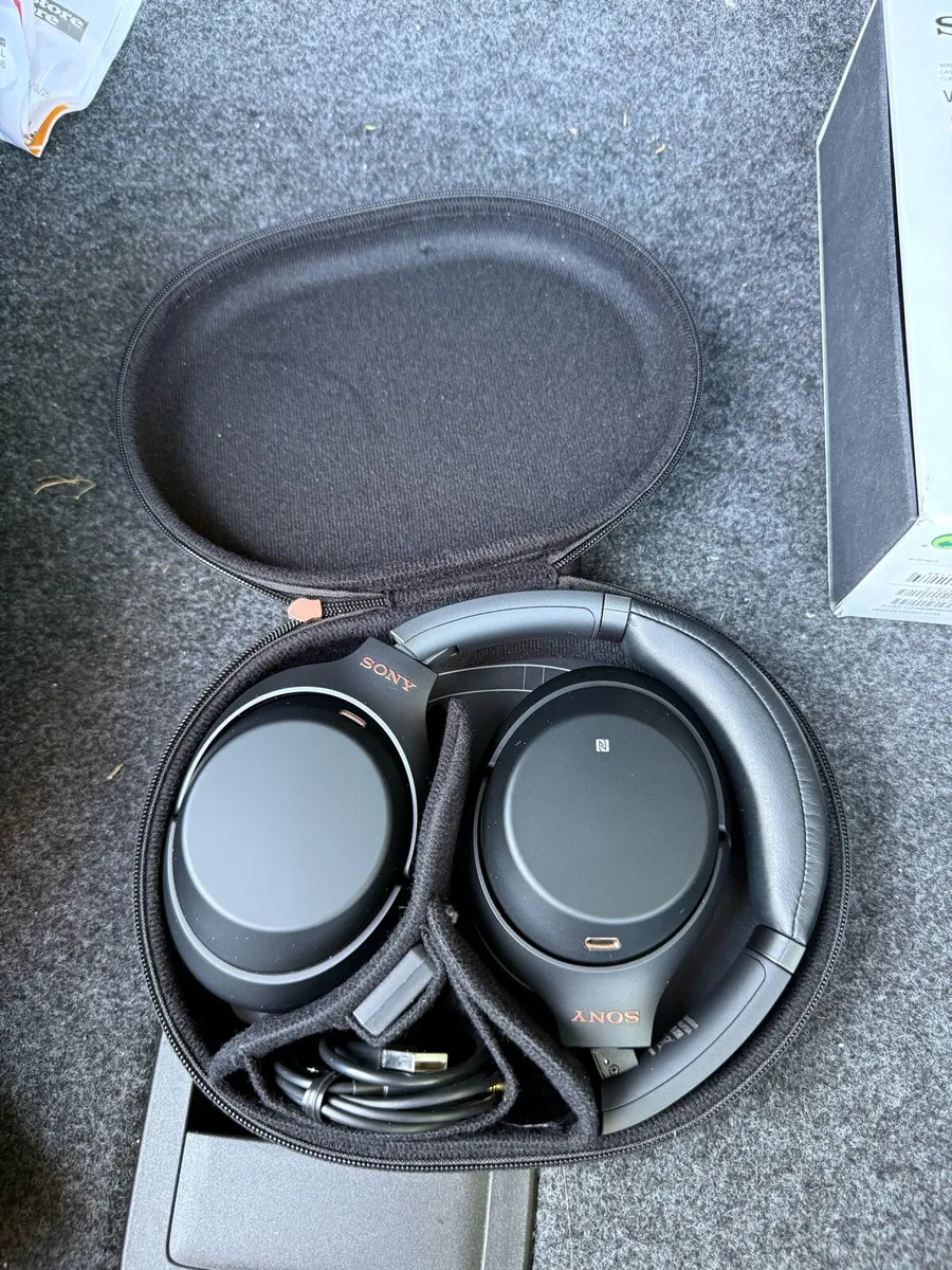 Sony MH1000 M3 headphones - Image 3