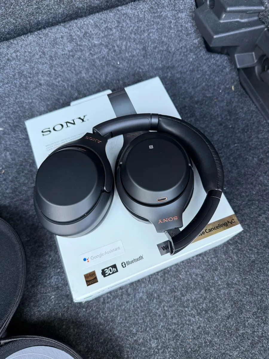 Sony MH1000 M3 headphones - Image 4