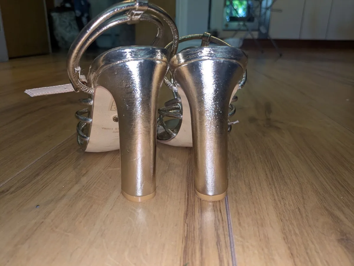 Shoes - Image 4