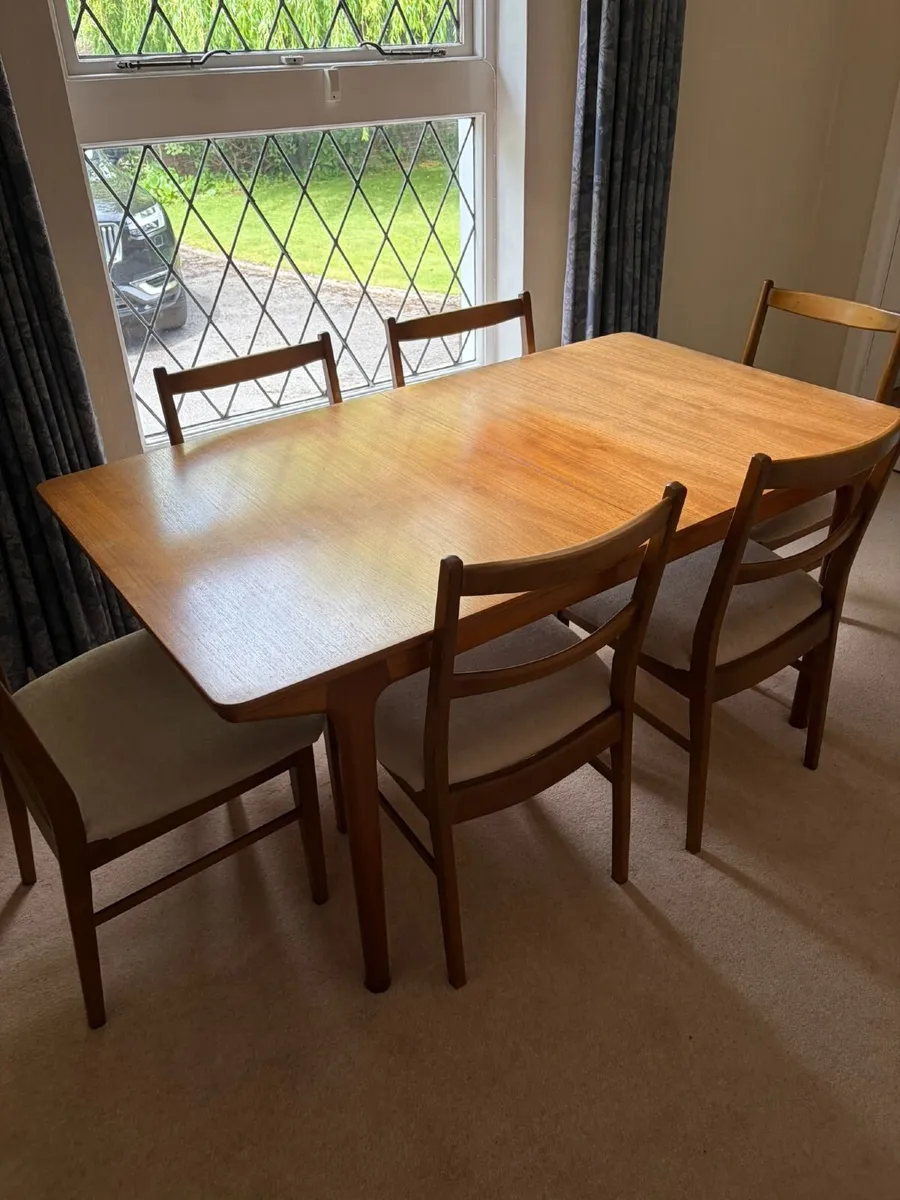 Dining room Table