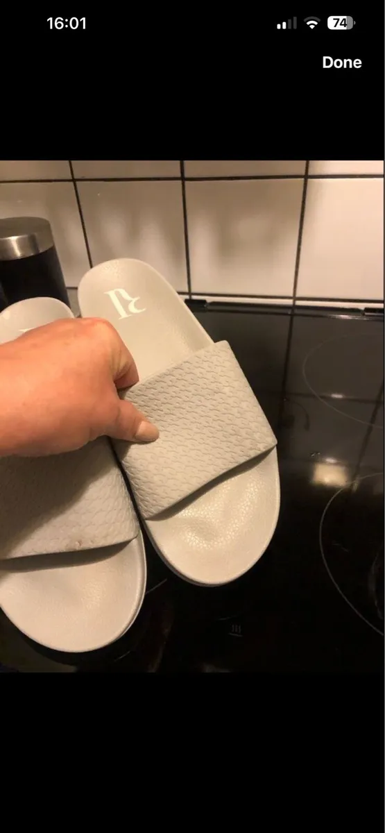 Mens flip flops size 7 €5 - Image 3