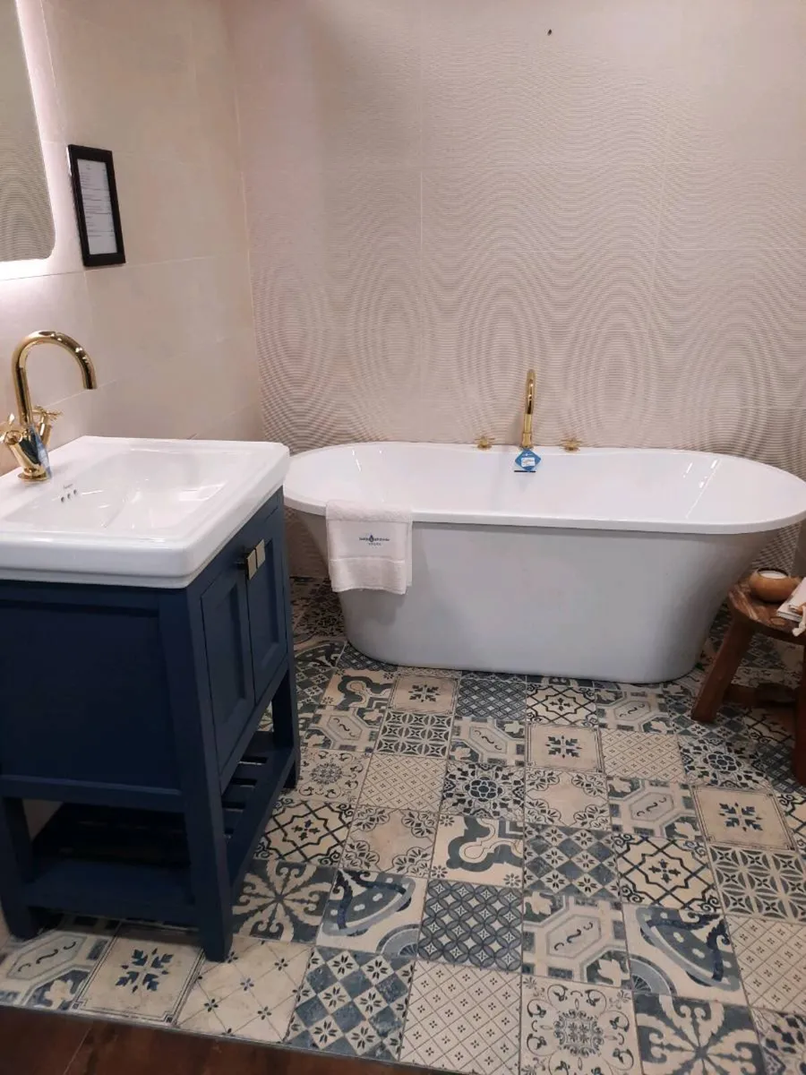 Vanity Unit, Tap, Bath & Bath Mixer - Image 1