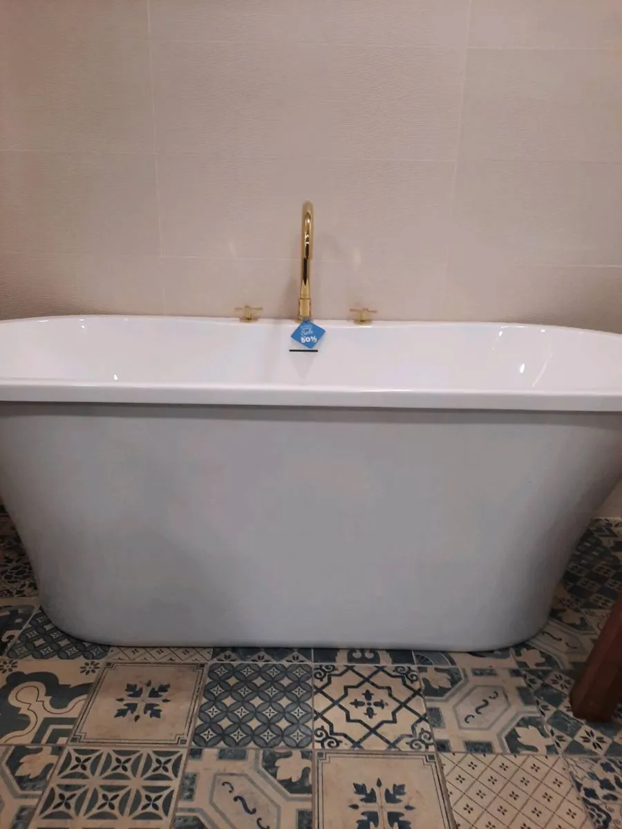 Vanity Unit, Tap, Bath & Bath Mixer - Image 3
