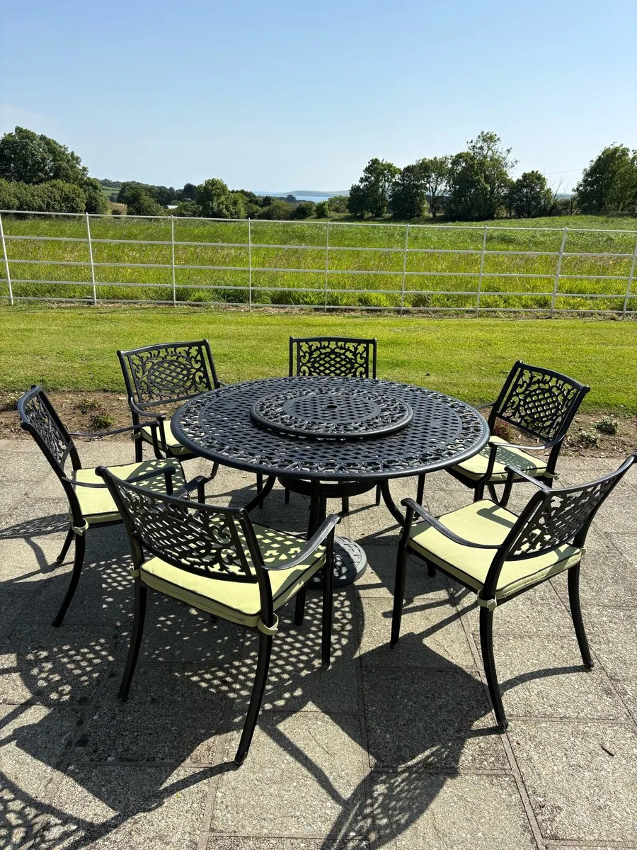 Patio Set - Image 1