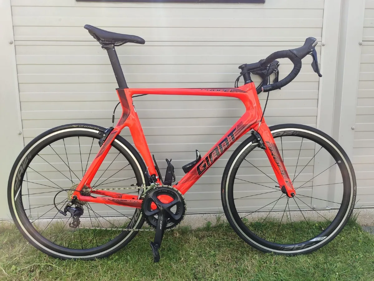Giant Propel Advanced 2 - 2019 - Image 1