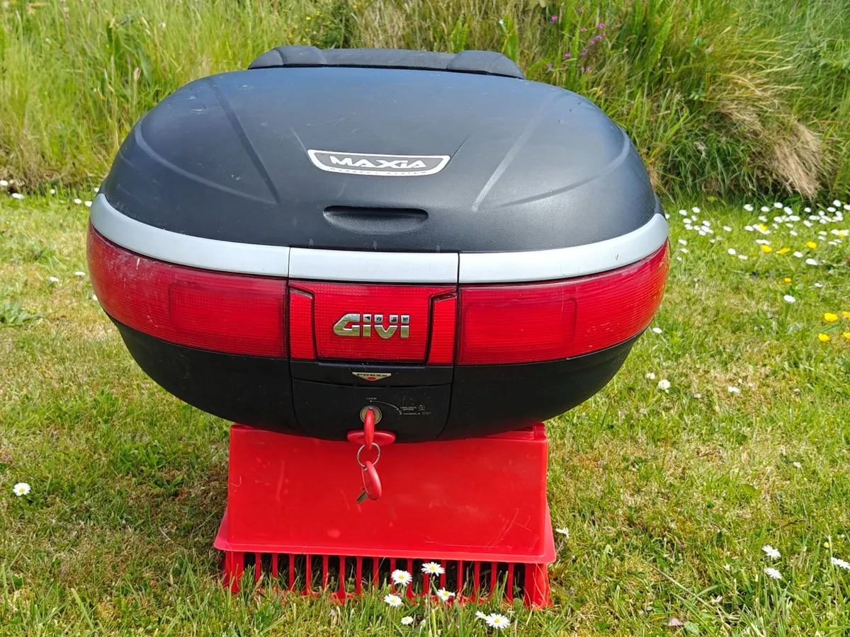 Motorcycle luggage boxes - Image 2