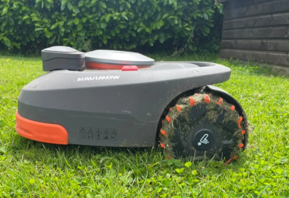 Segway Navimow H1500 Robitic Lawnmower - Image 2