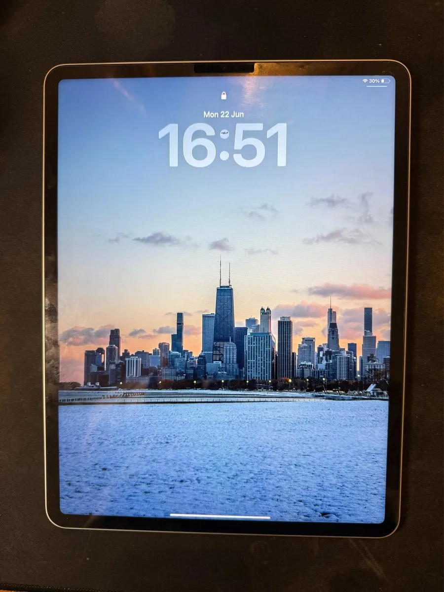 iPad Pro 12.9 (6th Gen) - 128GB, Space Grey - Image 2