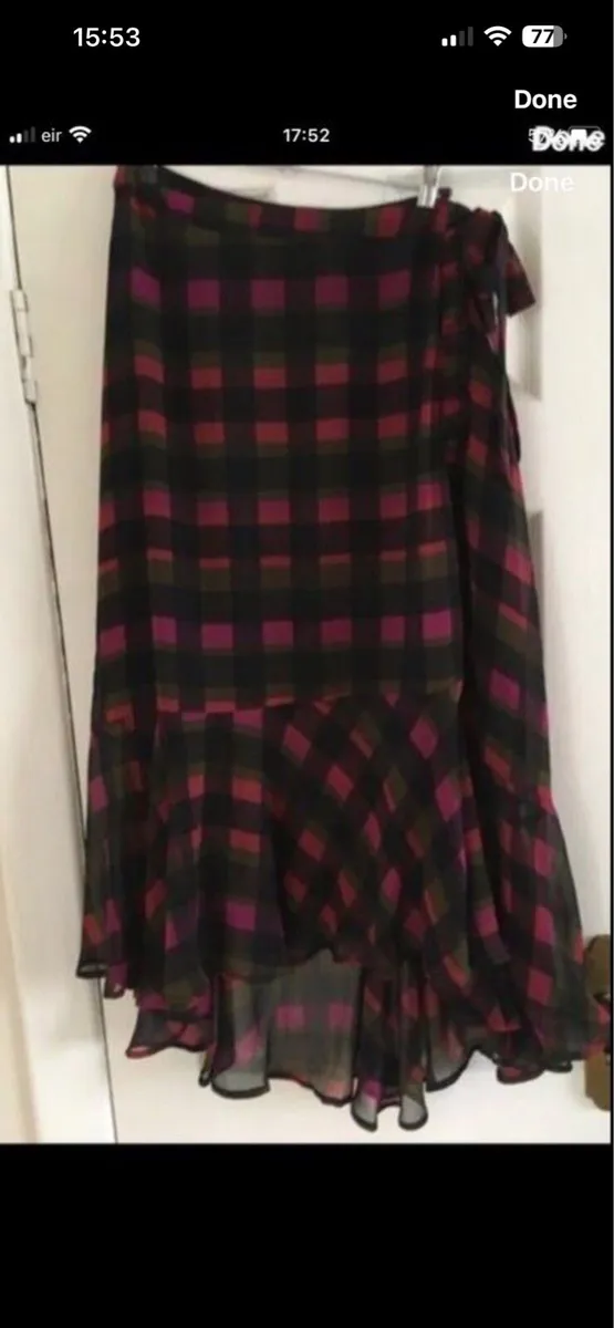 Ladies stuning skirt size 0 €65 - Image 1