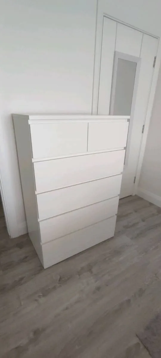 Chest of drawers - Image 2