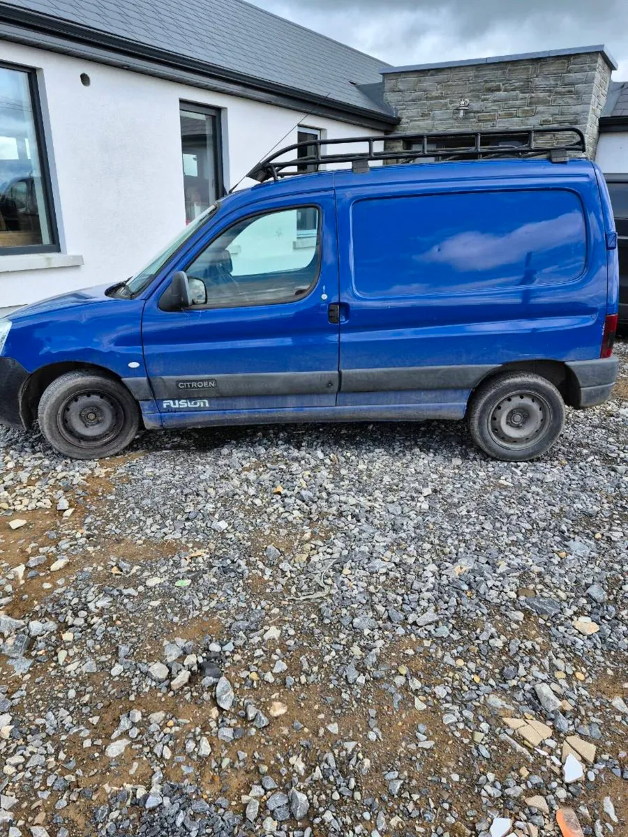 Van - Image 2