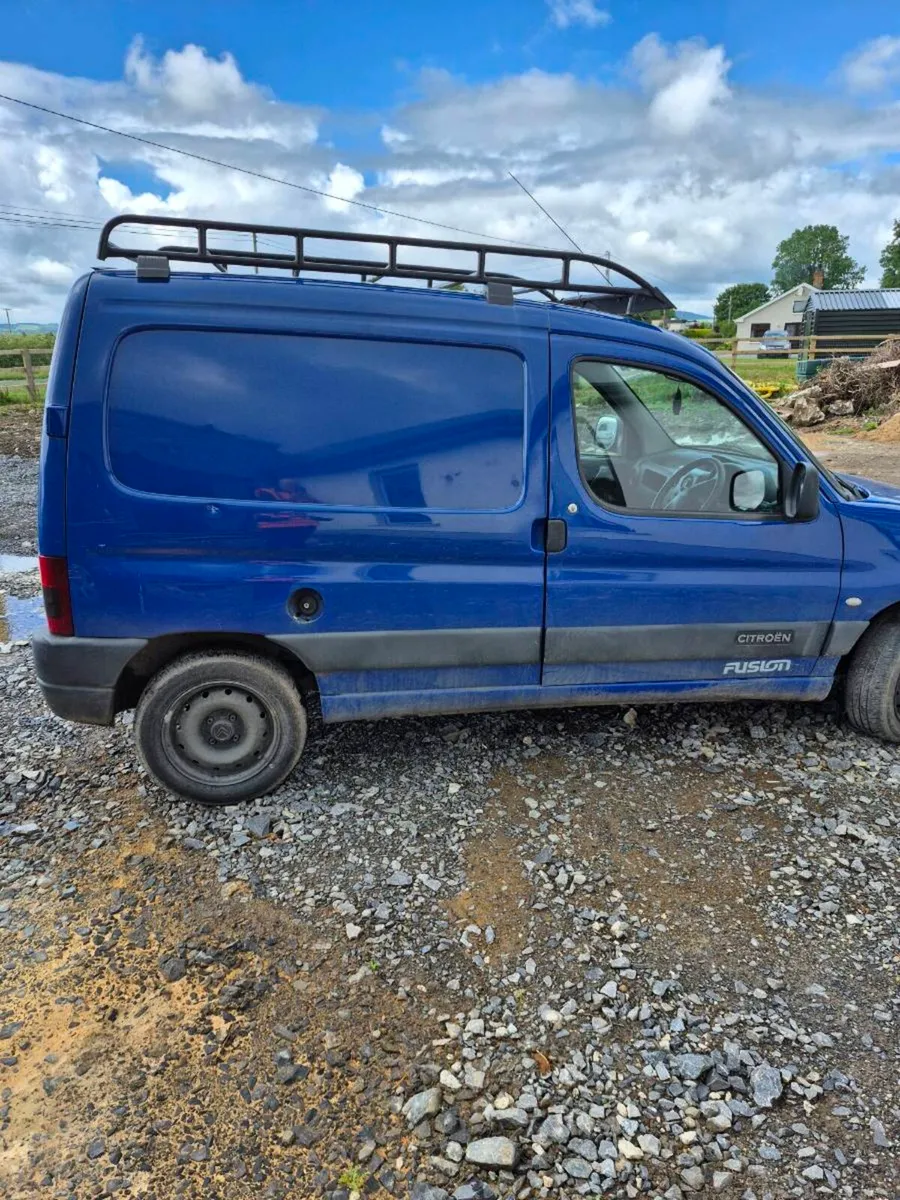 Van - Image 4