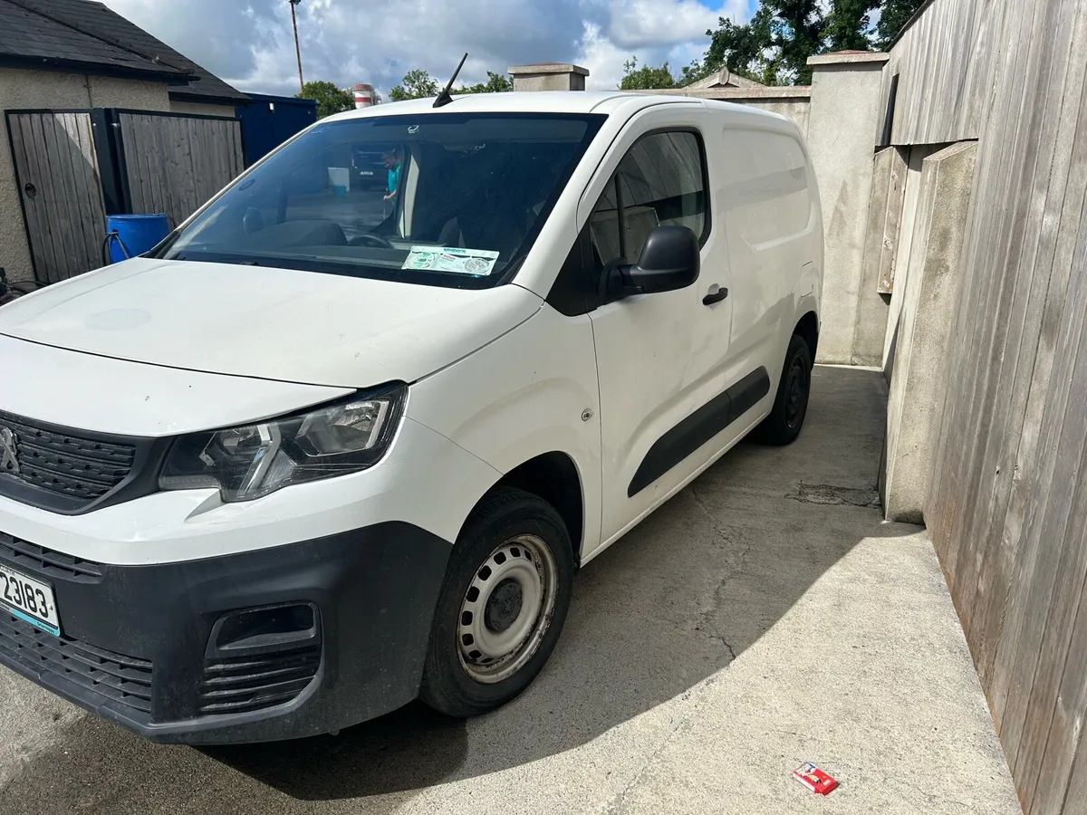 2019 Peugeot partner - Image 2