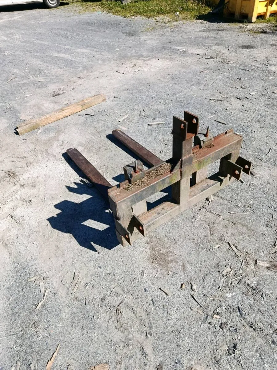 3 point linkage pallet forks - Image 1