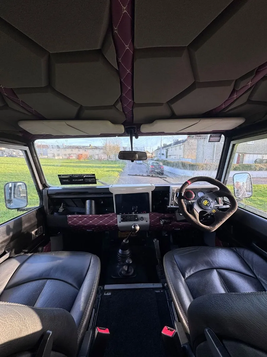 Land Rover Defender 1993 - Image 4