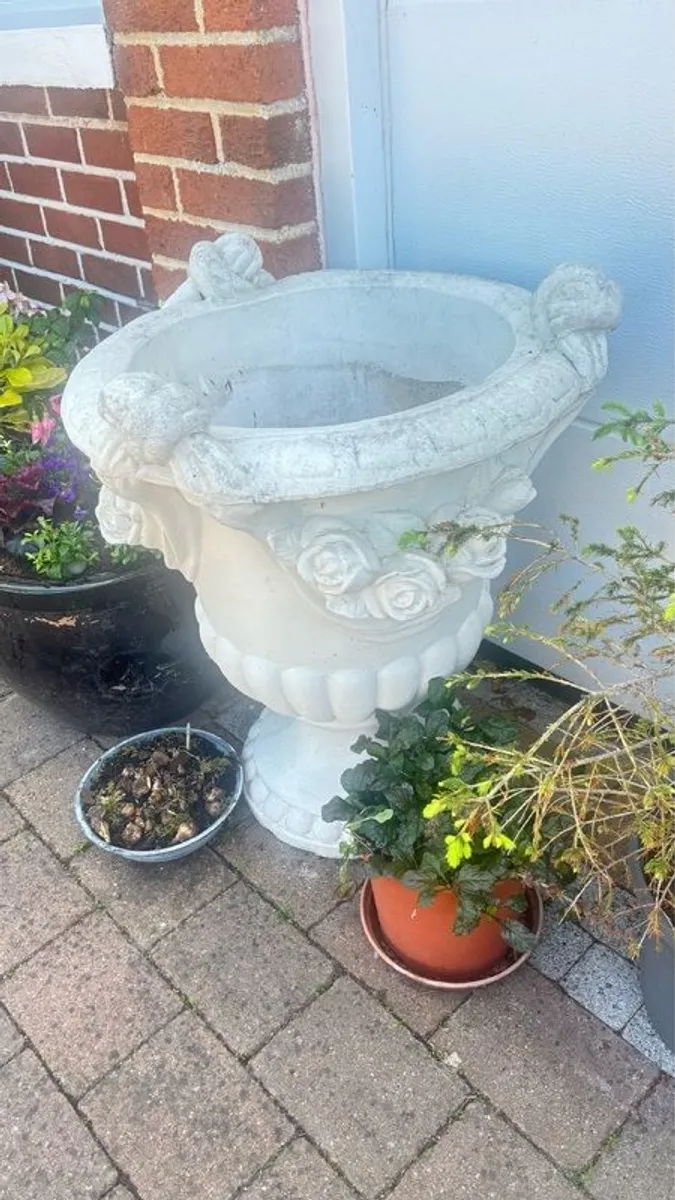 Classical Garden Urns - Image 4
