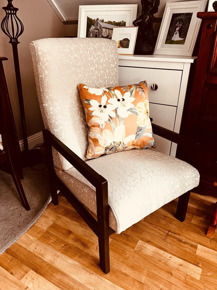 Rustic bedroom chair - Image 1