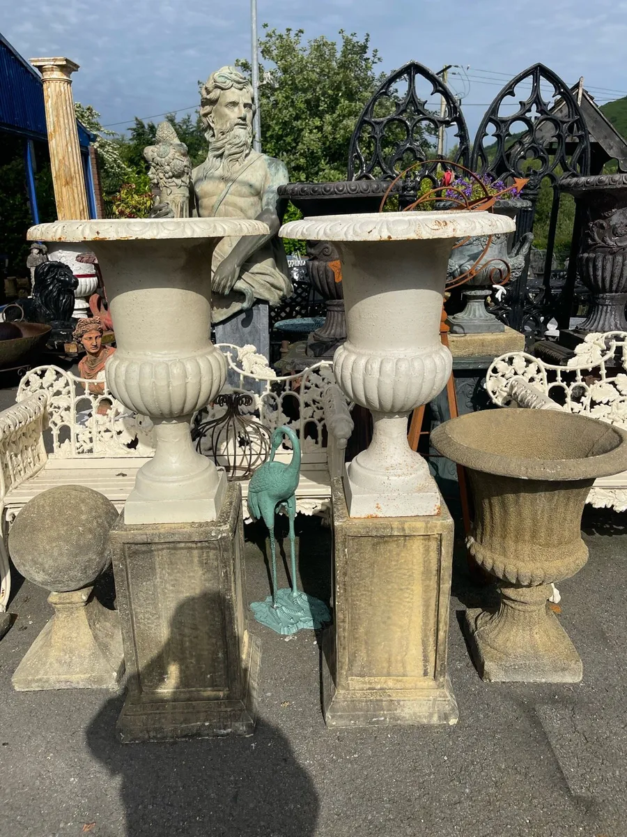 Cast iron garden urns - Image 2