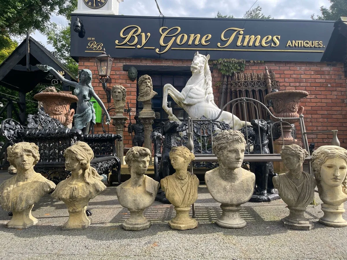 Sand stone garden statue - Image 1