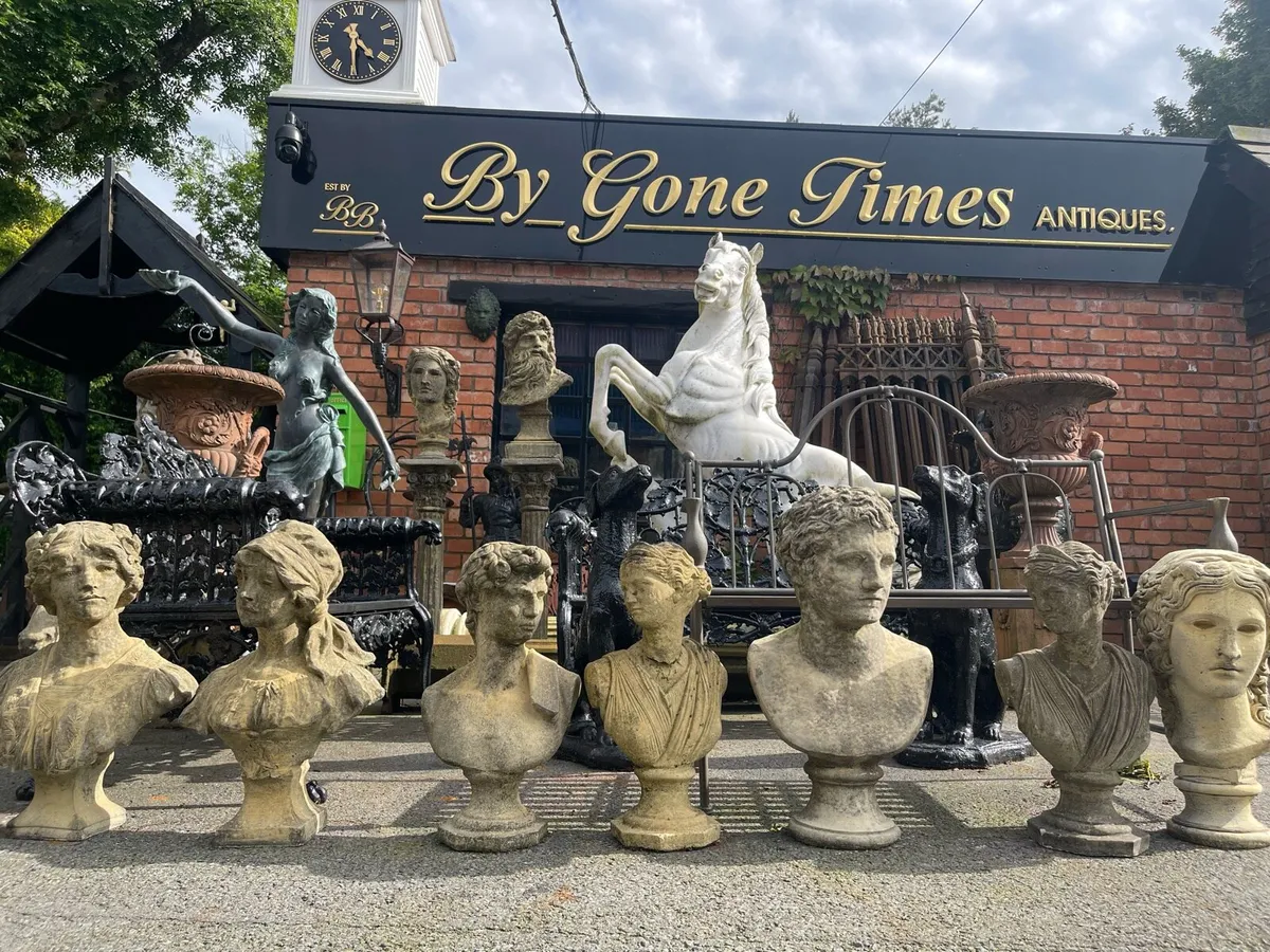 Sand stone garden statue - Image 4
