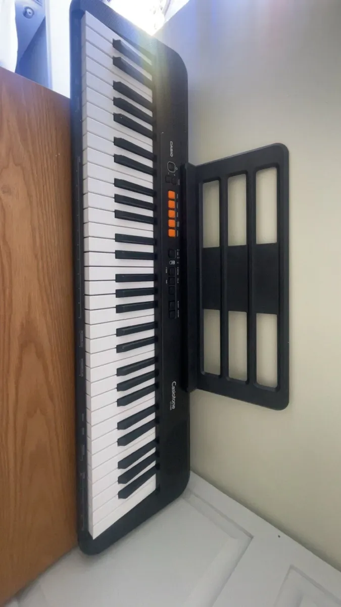 Casio CT-S100 Keyboard - Image 1