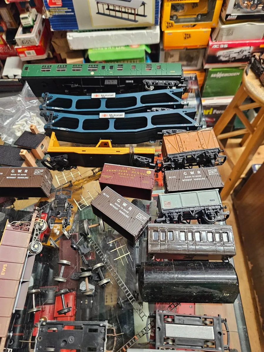 Hornby OO Gauge Lot - Image 2
