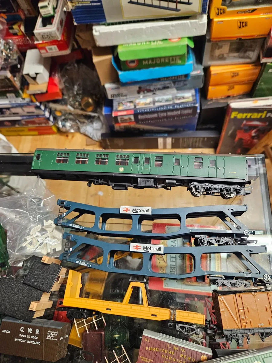 Hornby OO Gauge Lot - Image 3