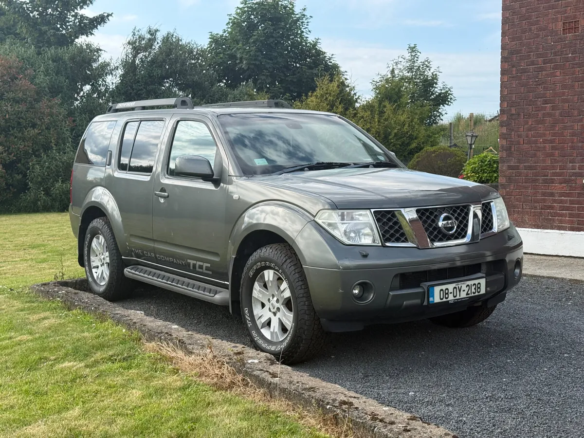 Nissan Pathfinder Automatic (Leather + Sunroof) - Image 1