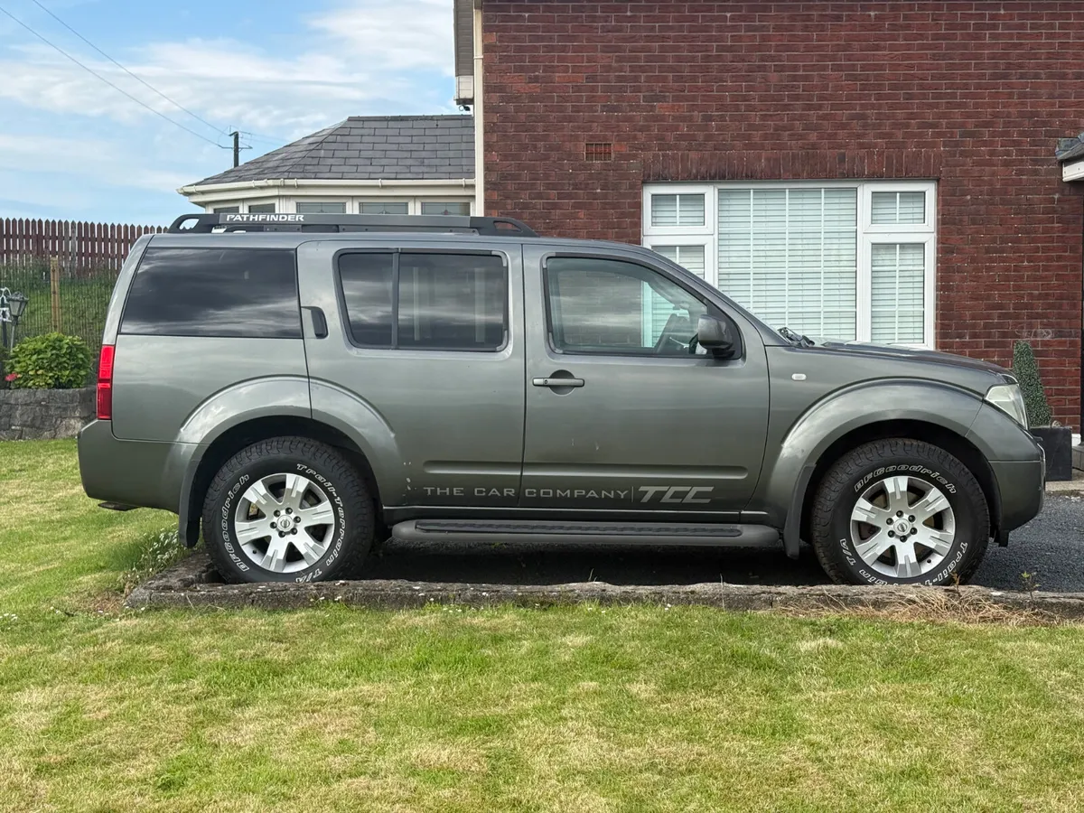 Nissan Pathfinder Automatic (Leather + Sunroof) - Image 2