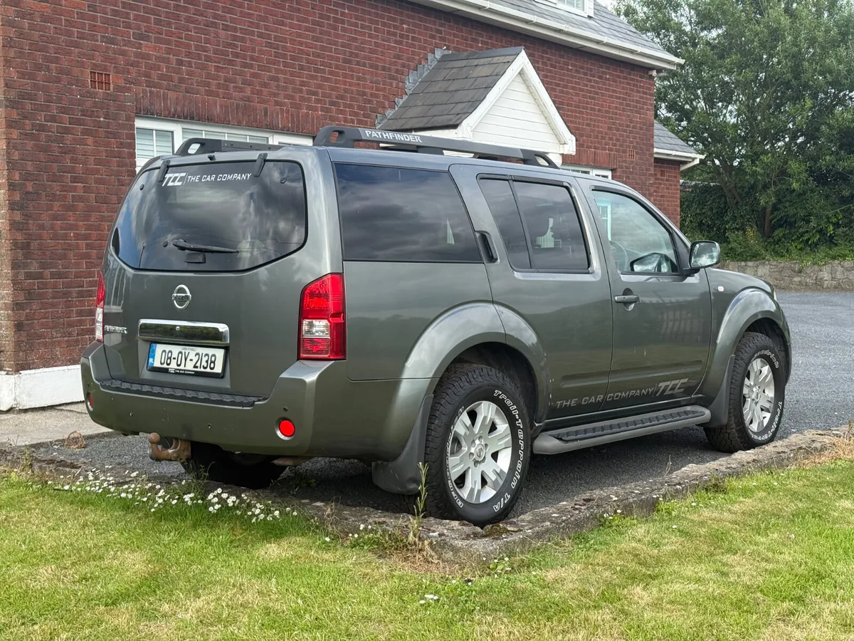 Nissan Pathfinder Automatic (Leather + Sunroof) - Image 3