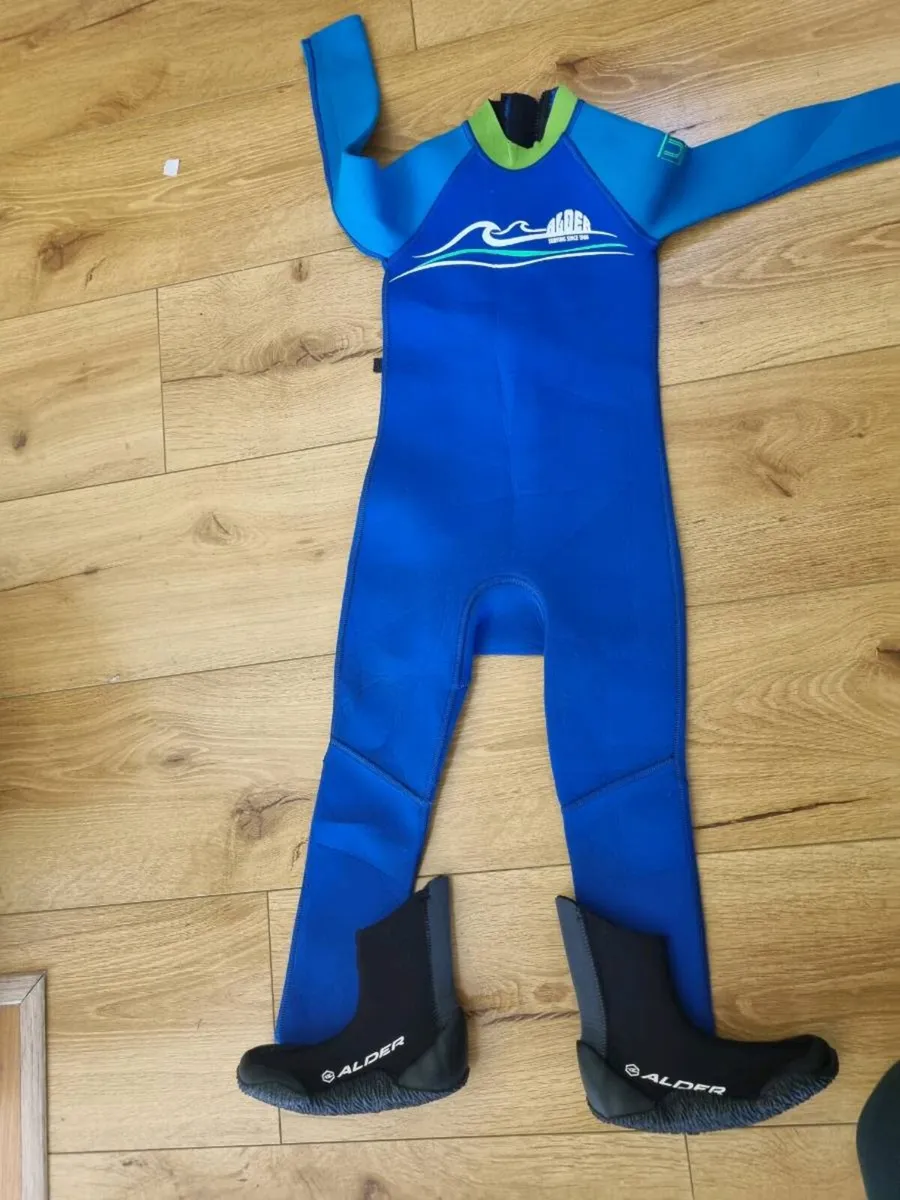 Child's wetsuit and Booties  Age 4