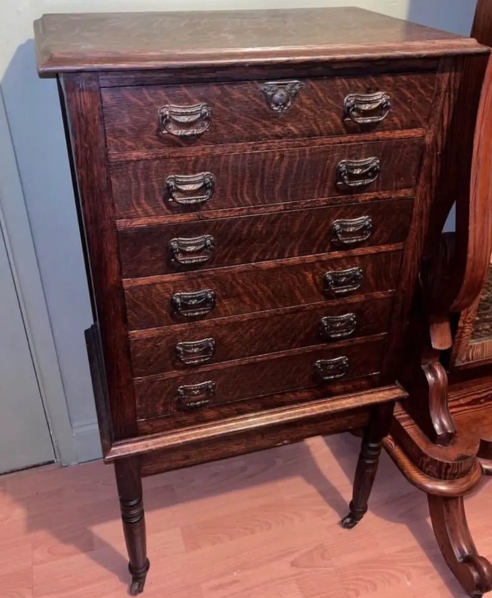 Antique chest of drawers - Image 1