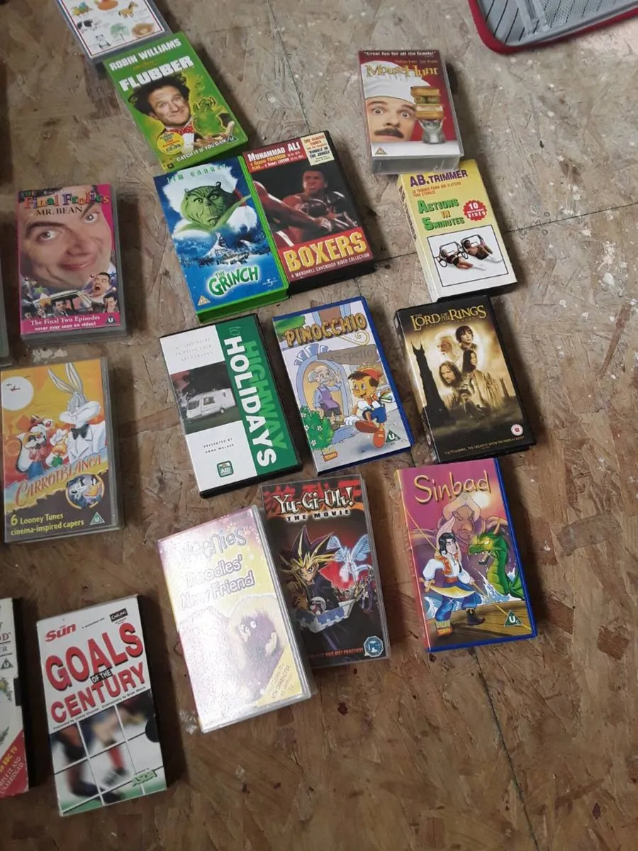 Vhs video tapes loads of one euro each - Image 3