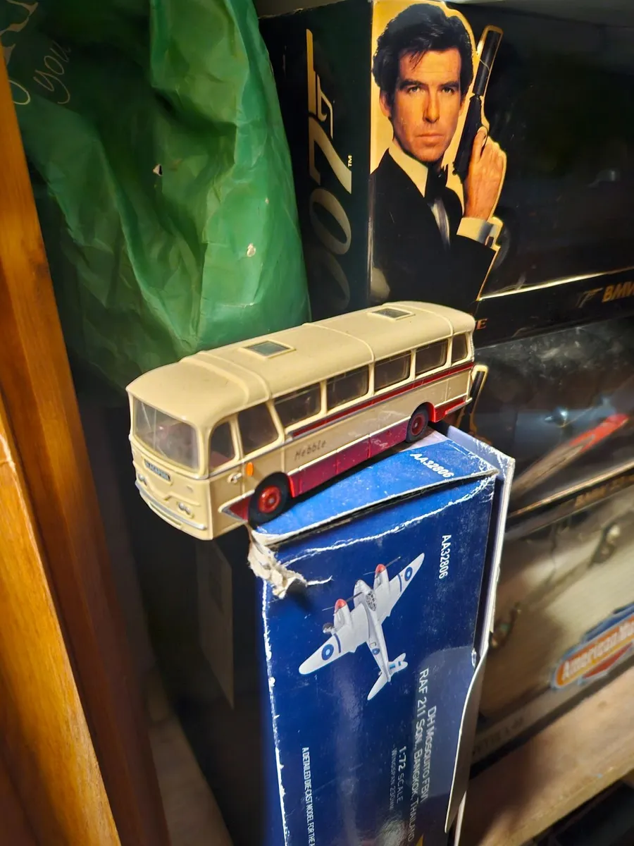 Corgi Bus - Image 2