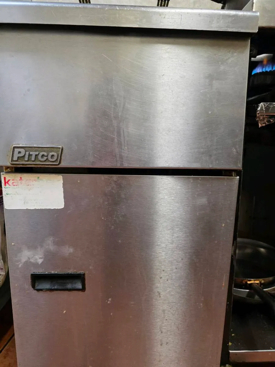 "2 Commercial Gas Fryers – Restaurant/Takeaway Equ - Image 1