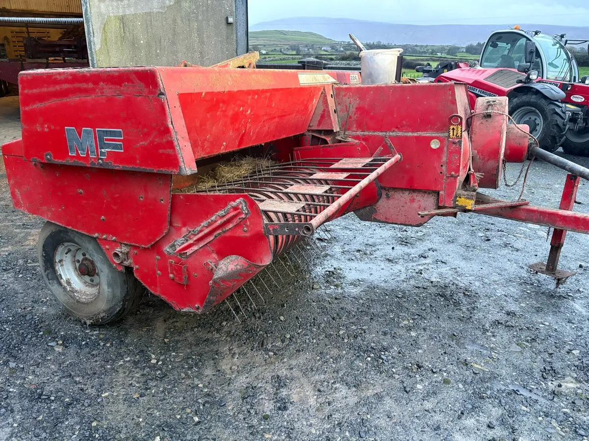 MF square baler - Image 4