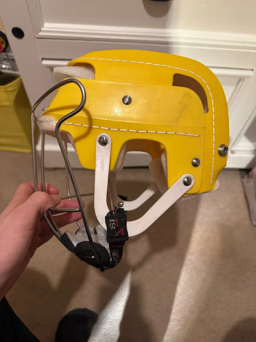 Gola helmet - Image 3