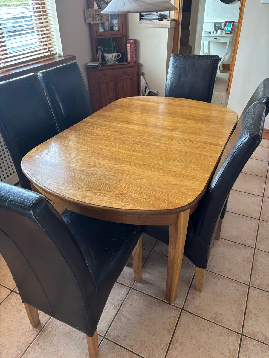 Dinner table and chairs - Image 2