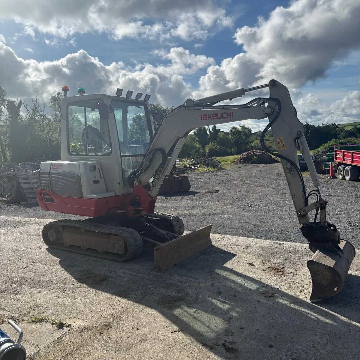 Takeuchi TB 228 - Image 1