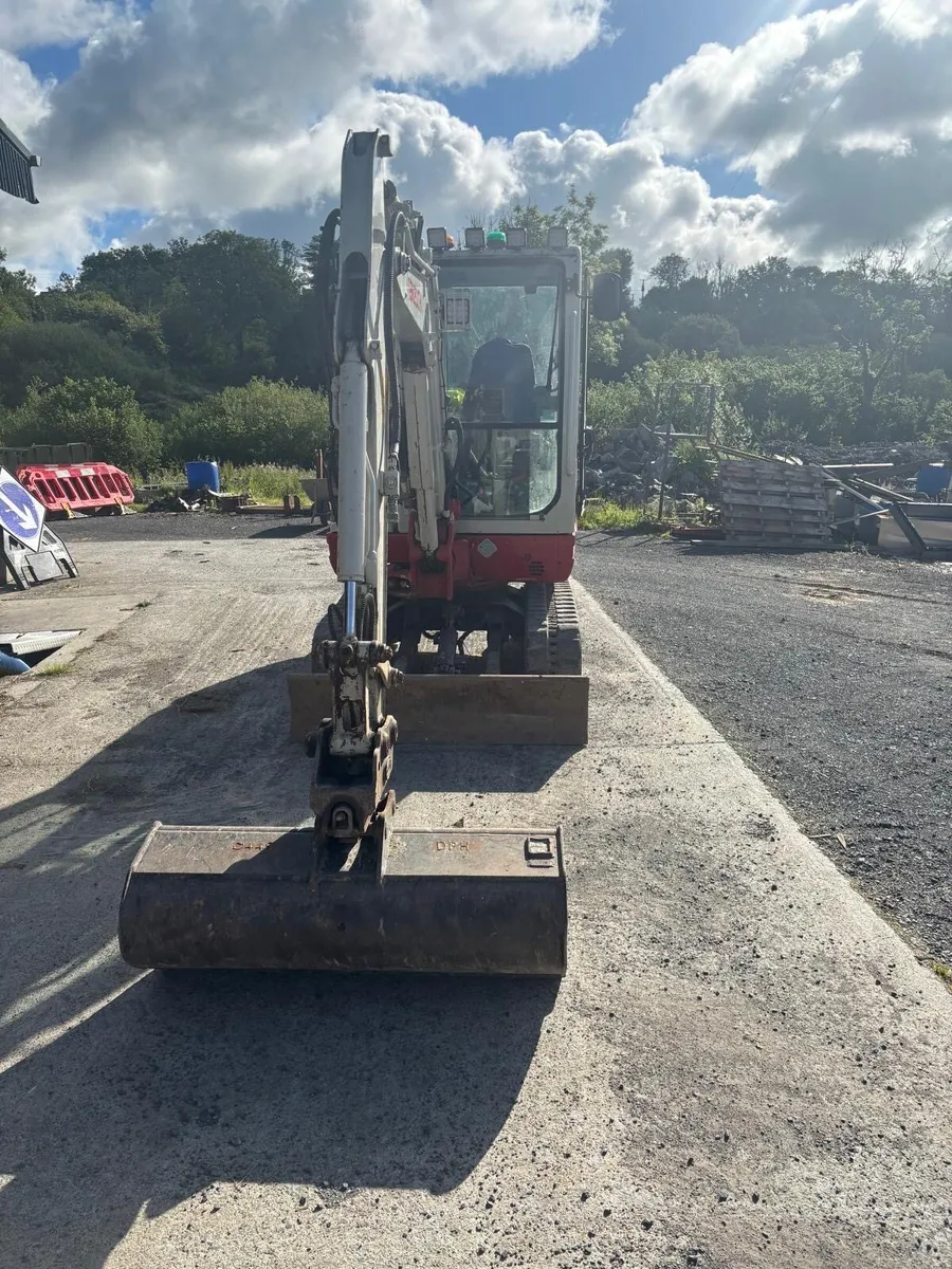 Takeuchi TB 228 - Image 2