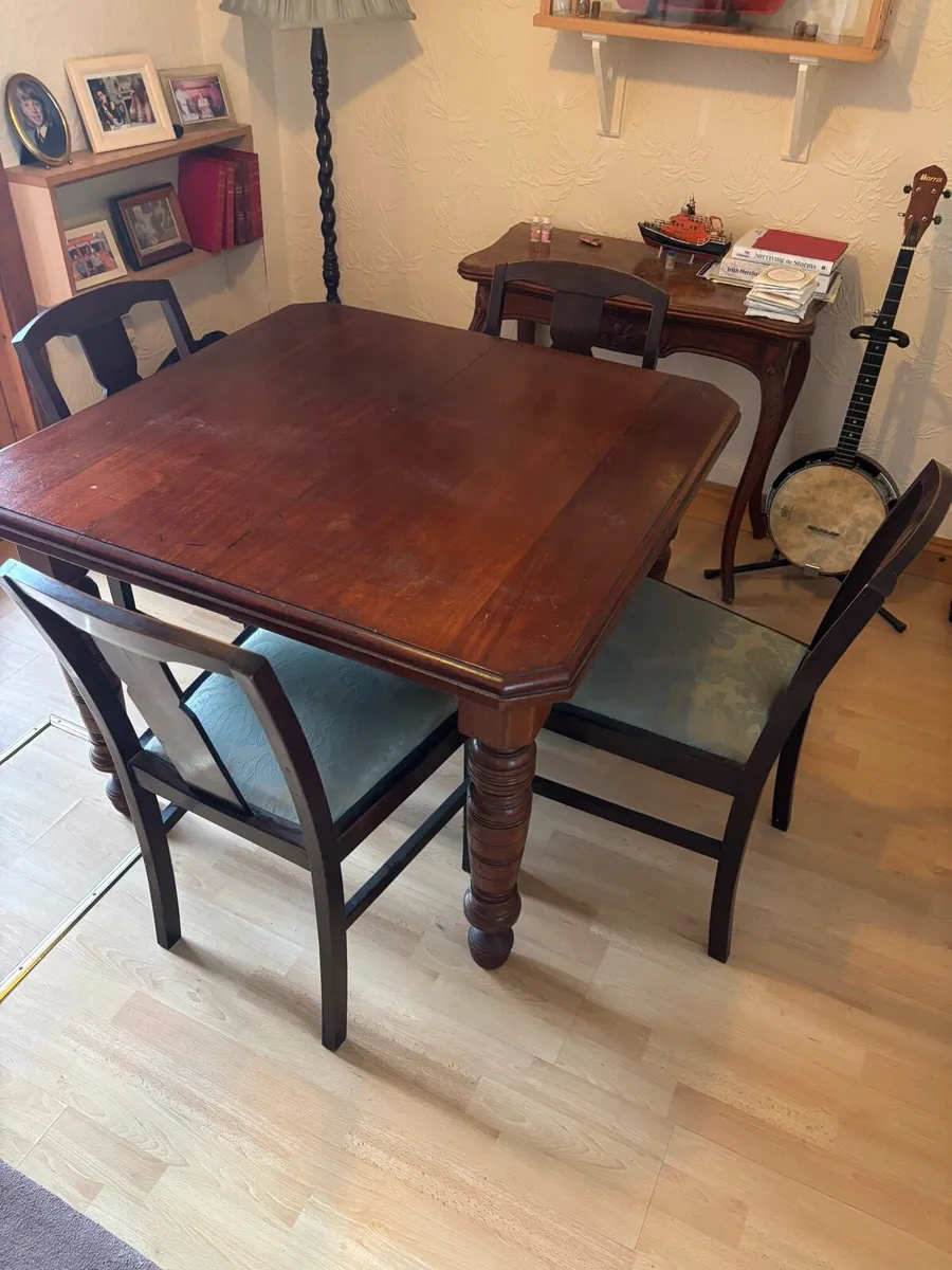Dining table and chairs - Image 1
