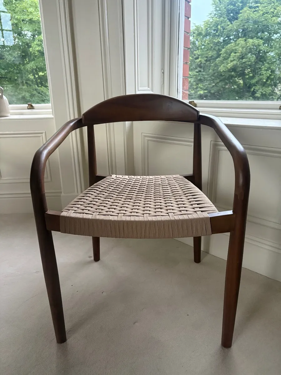 Dining room table and 6 chairs - Image 3
